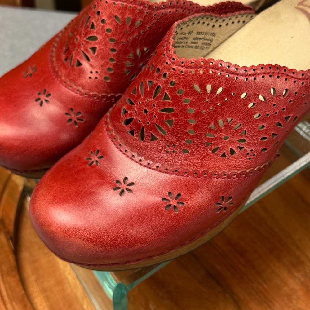 Dansko Red Leather Floral Laser Cut Perforated Clog Mules Wedge Shoes Womens 40 - Picture 8 of 12